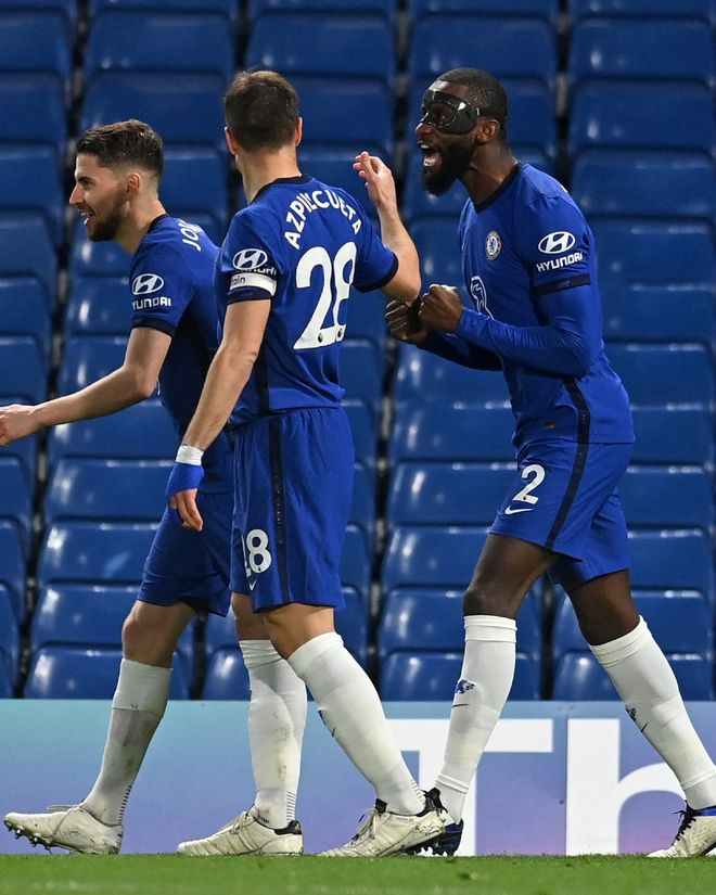 官方：莱斯特城与24岁后卫卢克-托马斯续约至2029年