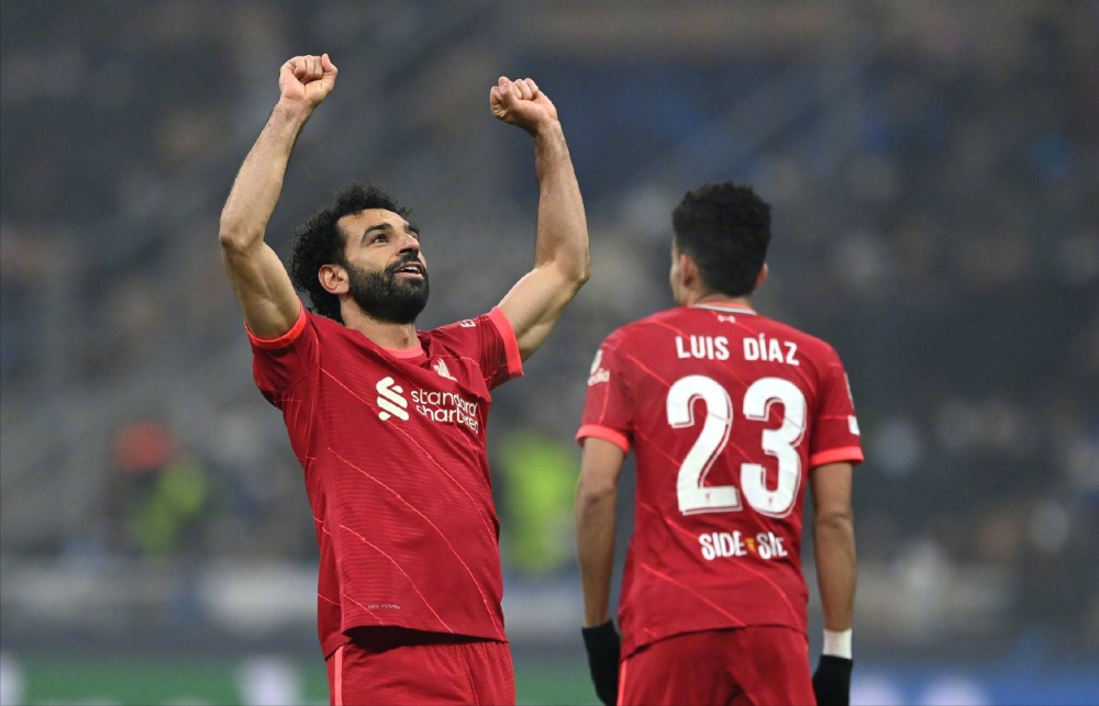 日12岁电竞神童辍学逐梦《堡垒之夜》 父母力挺引争议