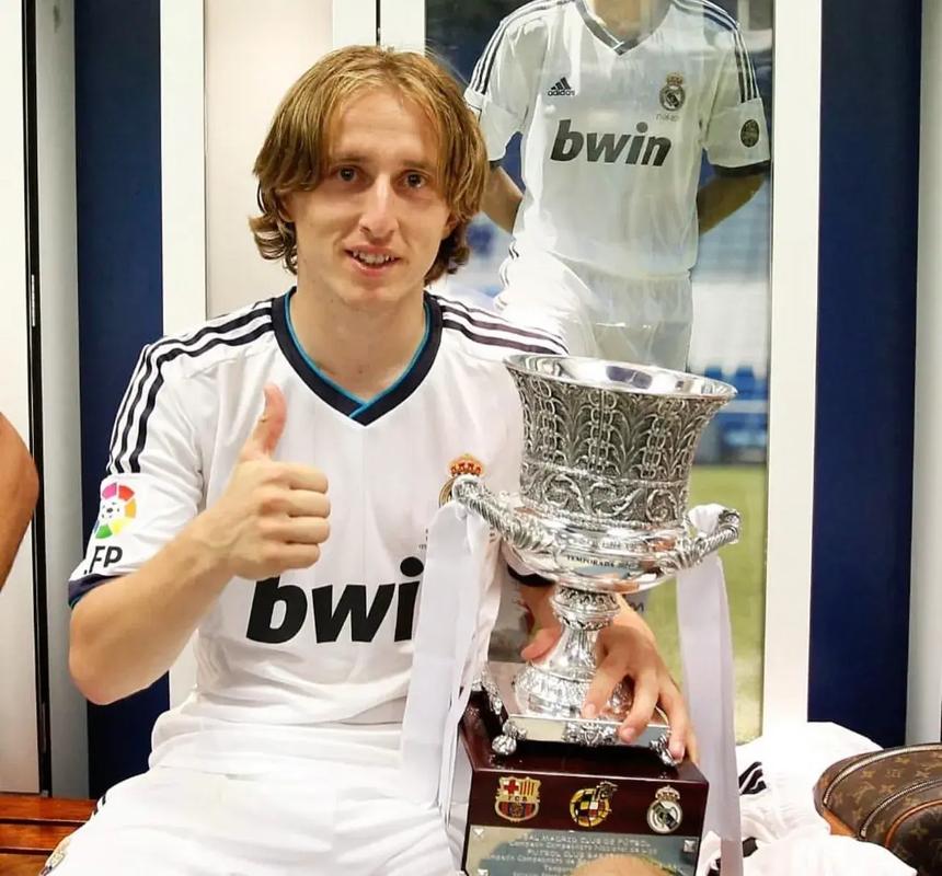 百万销量国产动作肉鸽续作《霓虹深渊2》Demo定档！