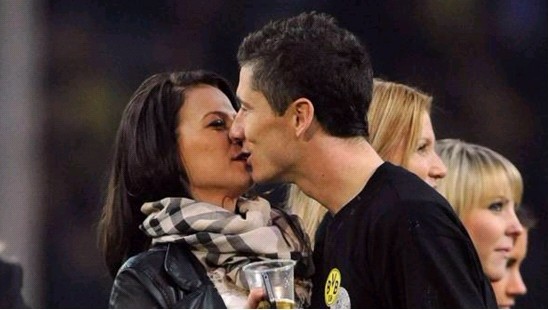 《蜂巢：异星物语》延至 2026Q1发售