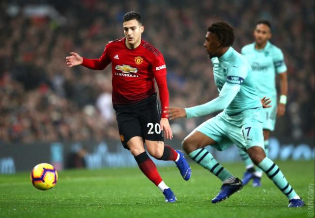 唉！真奇怪，三大顶薪合砍12分，比32岁老将得分少，怪得不4战3负